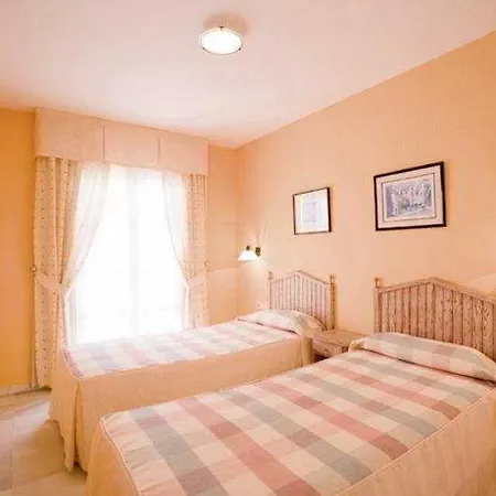 Apartamentos Fenix Beach Hotel